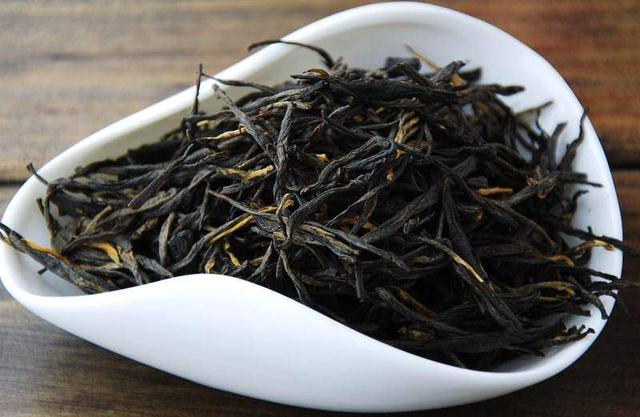 云南滇红茶多少钱一斤？